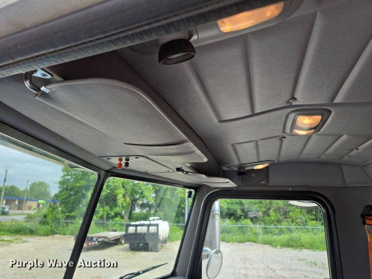 image for item ED2049 2013 Peterbilt 337 truck cab and chassis