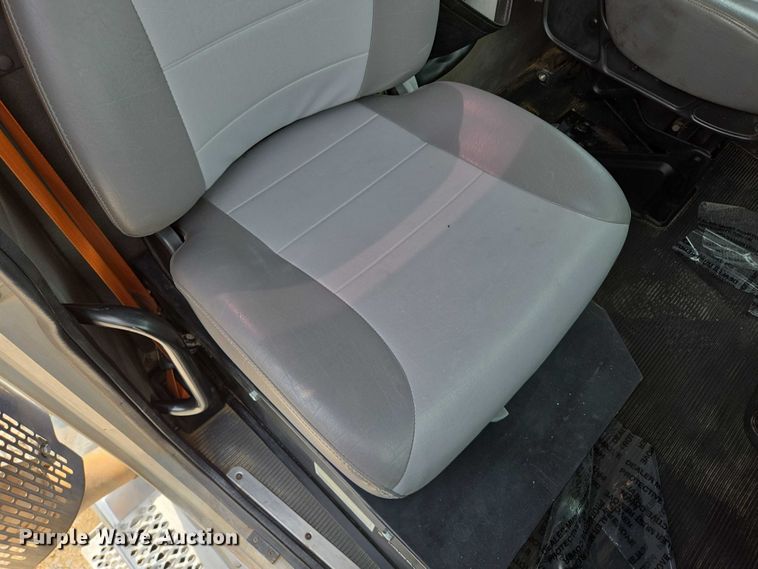 image for item ED2049 2013 Peterbilt 337 truck cab and chassis