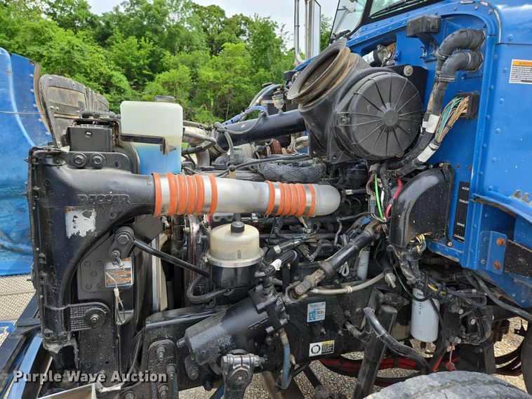 image for item ED2049 2013 Peterbilt 337 truck cab and chassis