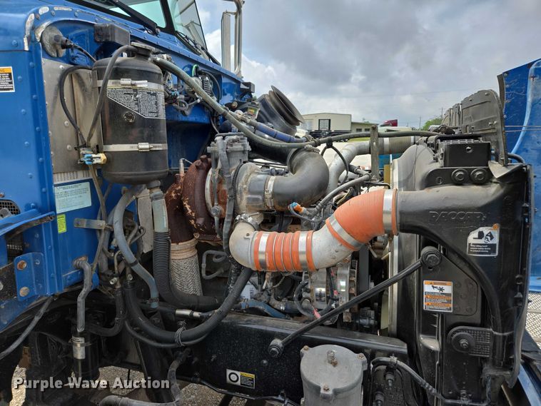 image for item ED2049 2013 Peterbilt 337 truck cab and chassis