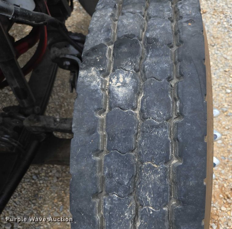 image for item ED2049 2013 Peterbilt 337 truck cab and chassis