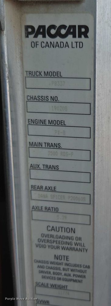 image for item ED2049 2013 Peterbilt 337 truck cab and chassis