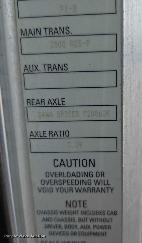 image for item ED2049 2013 Peterbilt 337 truck cab and chassis