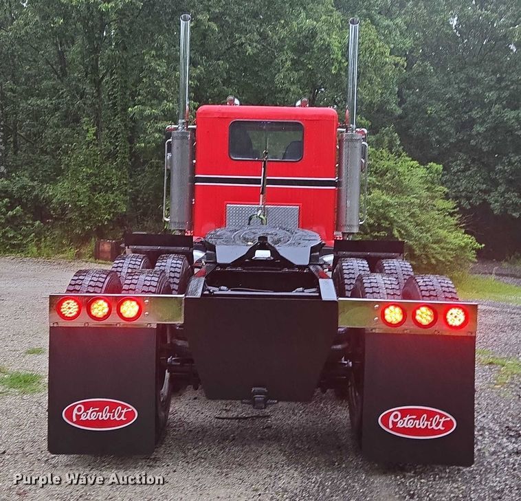 image for item ED2085 1978 Peterbilt 359-S semi truck