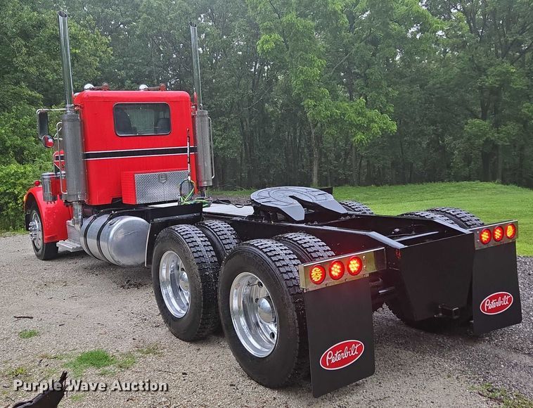 image for item ED2085 1978 Peterbilt 359-S semi truck
