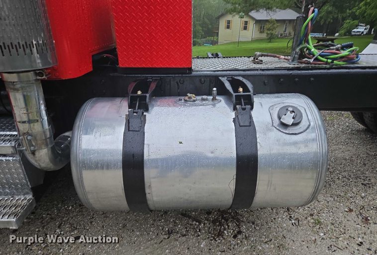 image for item ED2085 1978 Peterbilt 359-S semi truck