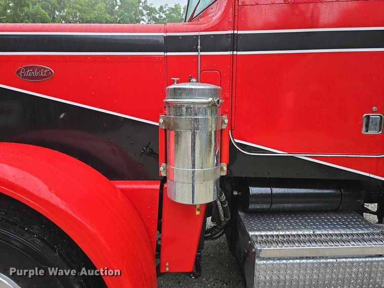 image for item ED2085 1978 Peterbilt 359-S semi truck