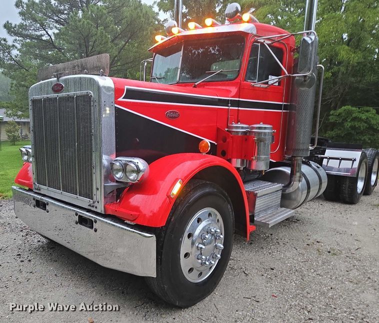 image for item ED2085 1978 Peterbilt 359-S semi truck