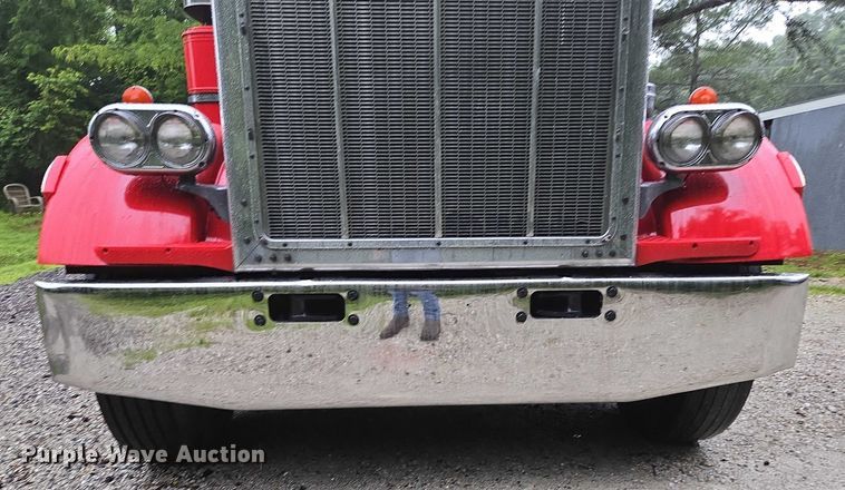 image for item ED2085 1978 Peterbilt 359-S semi truck