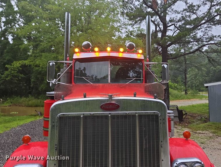 image for item ED2085 1978 Peterbilt 359-S semi truck