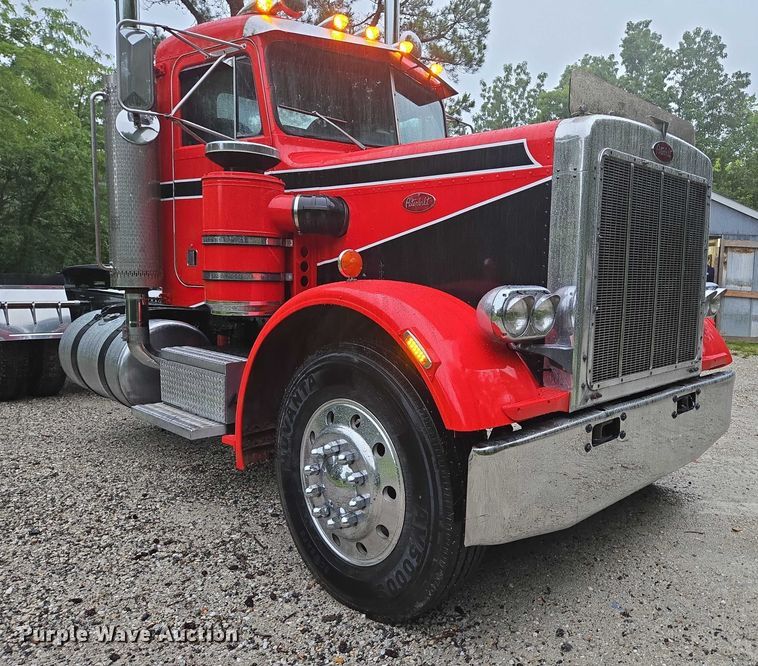 image for item ED2085 1978 Peterbilt 359-S semi truck