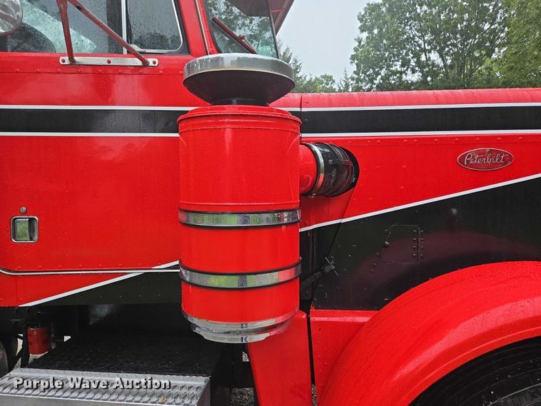 image for item ED2085 1978 Peterbilt 359-S semi truck