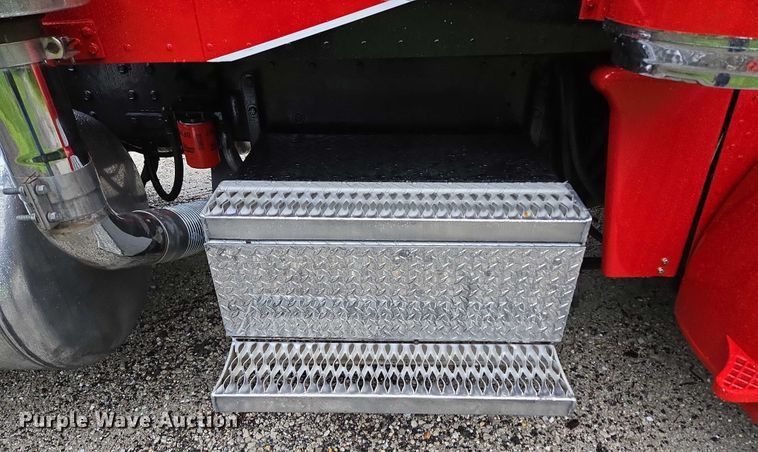 image for item ED2085 1978 Peterbilt 359-S semi truck