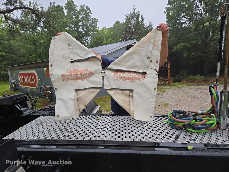 image for item ED2085 1978 Peterbilt 359-S semi truck