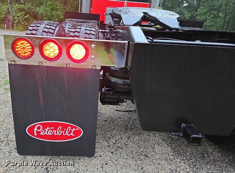 image for item ED2085 1978 Peterbilt 359-S semi truck