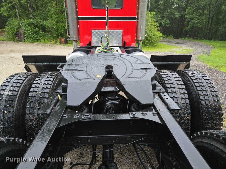 image for item ED2085 1978 Peterbilt 359-S semi truck