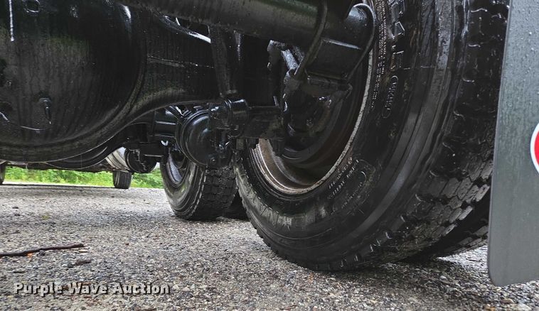 image for item ED2085 1978 Peterbilt 359-S semi truck