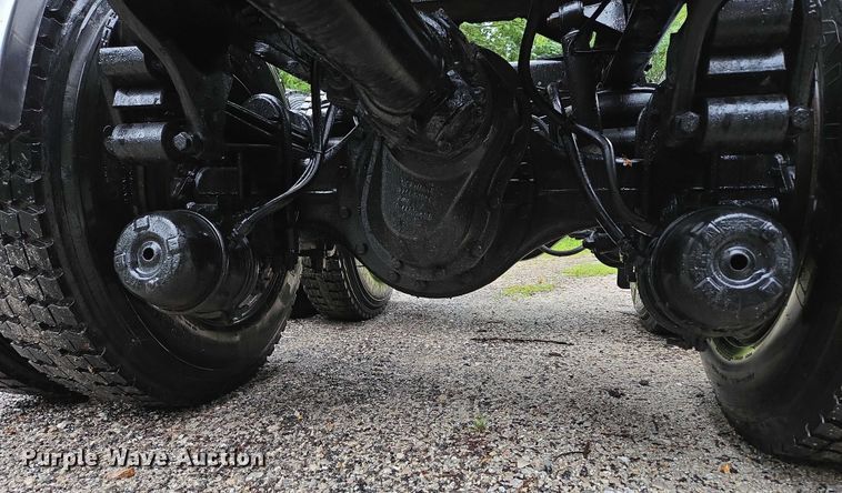 image for item ED2085 1978 Peterbilt 359-S semi truck