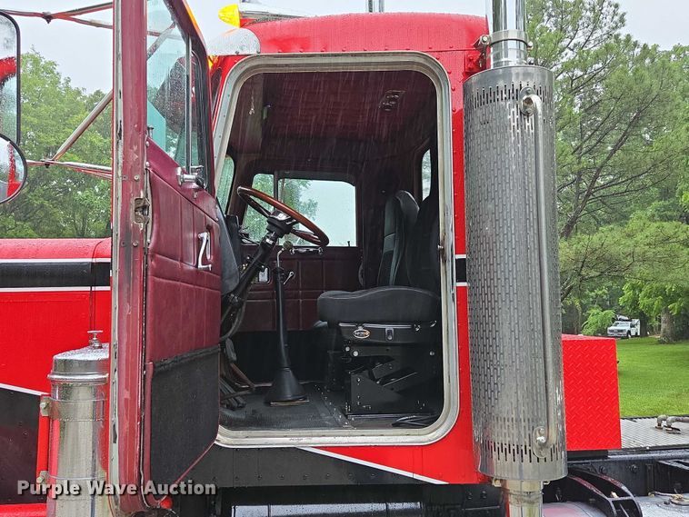image for item ED2085 1978 Peterbilt 359-S semi truck