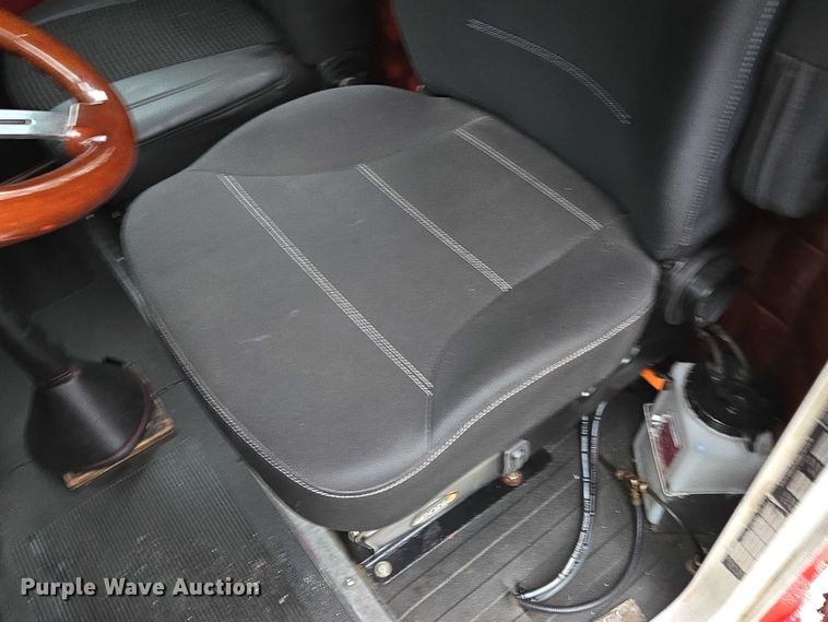 image for item ED2085 1978 Peterbilt 359-S semi truck