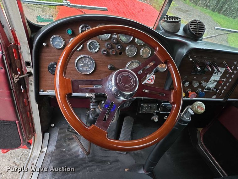 image for item ED2085 1978 Peterbilt 359-S semi truck