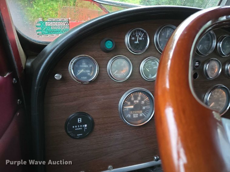 image for item ED2085 1978 Peterbilt 359-S semi truck