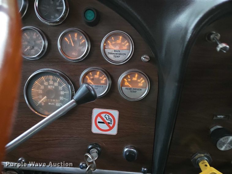 image for item ED2085 1978 Peterbilt 359-S semi truck