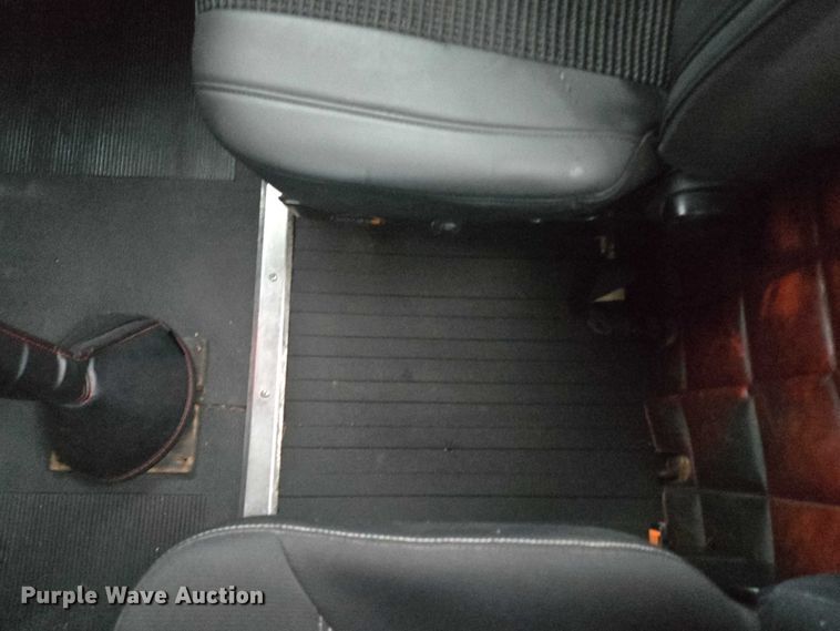 image for item ED2085 1978 Peterbilt 359-S semi truck