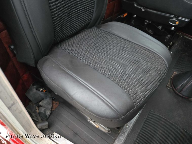 image for item ED2085 1978 Peterbilt 359-S semi truck