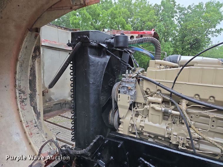 image for item ED2085 1978 Peterbilt 359-S semi truck