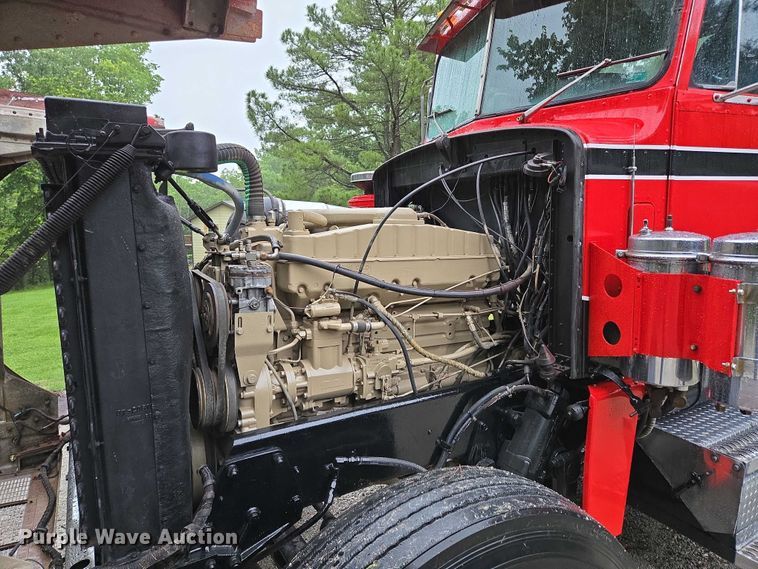 image for item ED2085 1978 Peterbilt 359-S semi truck