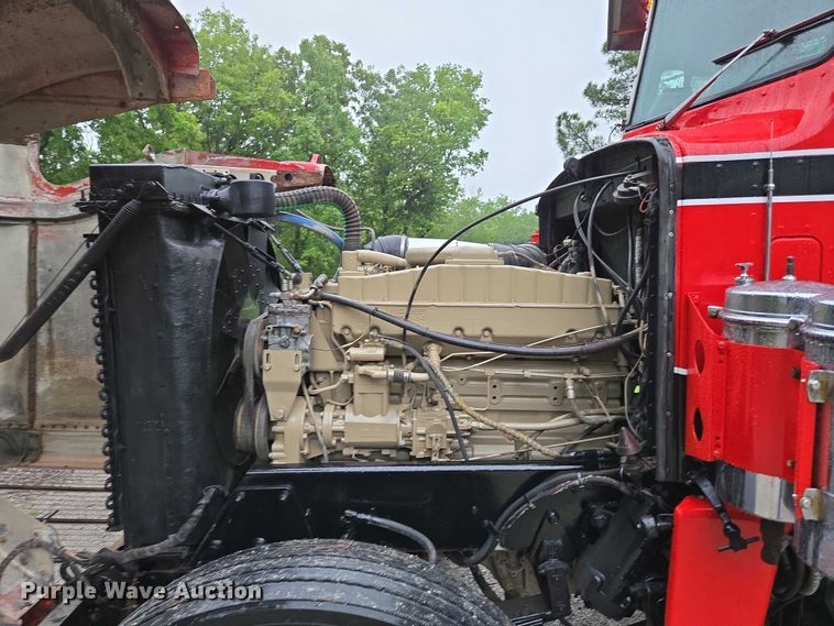 image for item ED2085 1978 Peterbilt 359-S semi truck