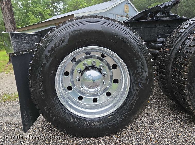 image for item ED2085 1978 Peterbilt 359-S semi truck