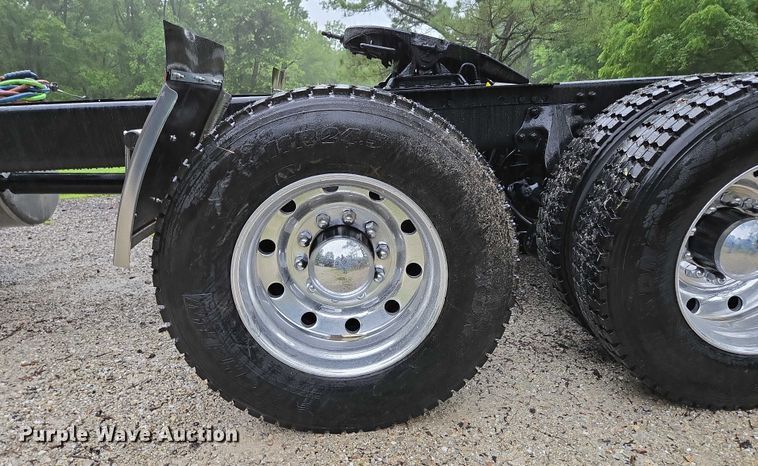 image for item ED2085 1978 Peterbilt 359-S semi truck