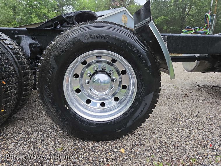 image for item ED2085 1978 Peterbilt 359-S semi truck