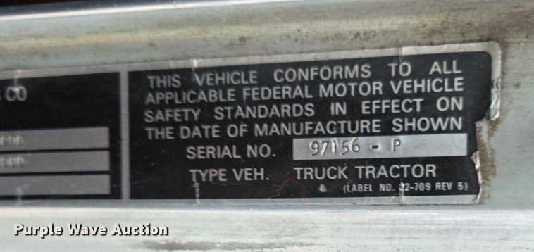 image for item ED2085 1978 Peterbilt 359-S semi truck