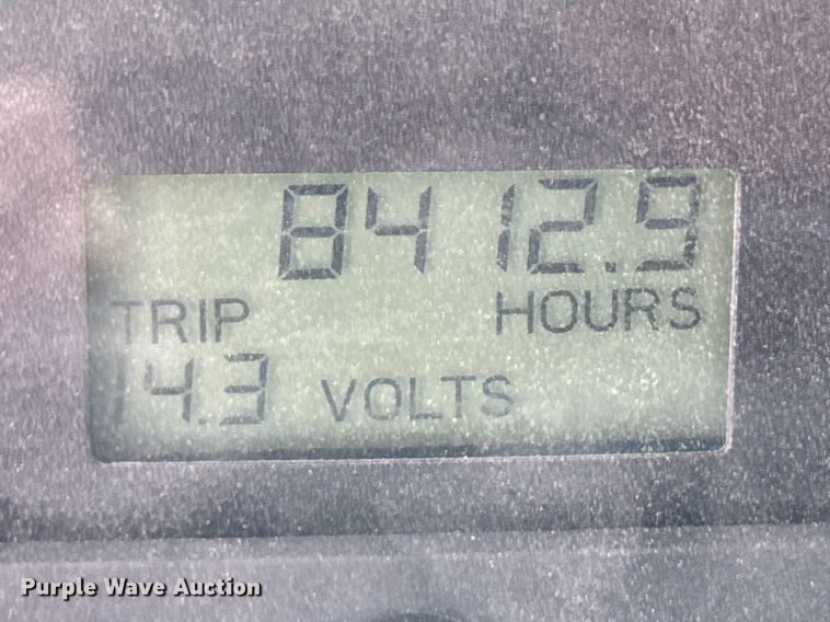 image for item ED5678 2004 Freightliner Columbia semi truck