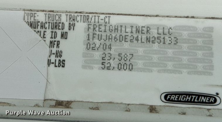 image for item ED5678 2004 Freightliner Columbia semi truck