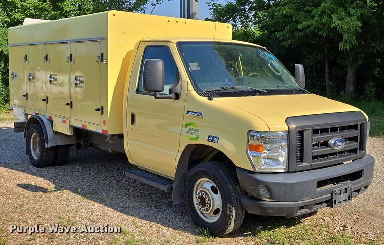 image for item EF1492 2019 Ford E450 Super Duty refrigerated delivery truck