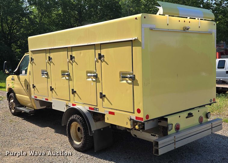 image for item EF1492 2019 Ford E450 Super Duty refrigerated delivery truck