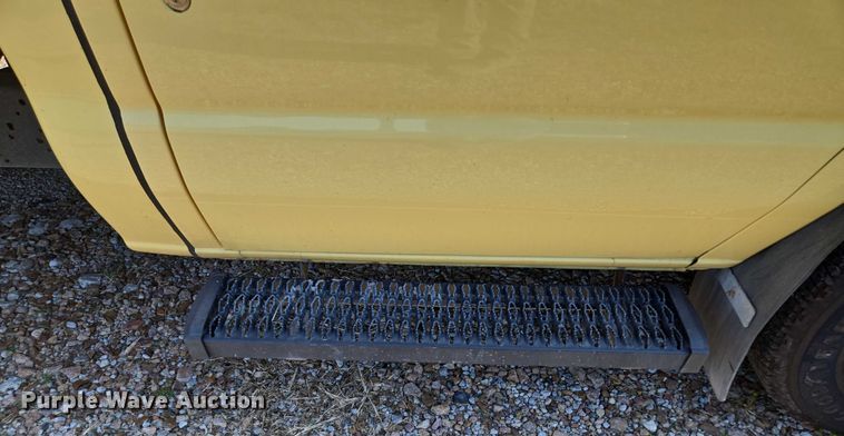 image for item EF1492 2019 Ford E450 Super Duty refrigerated delivery truck