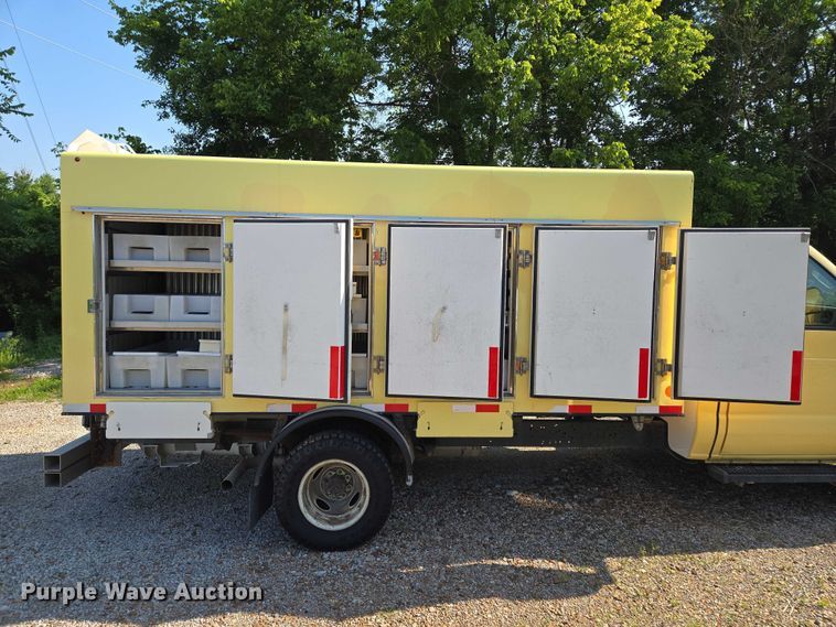 image for item EF1492 2019 Ford E450 Super Duty refrigerated delivery truck