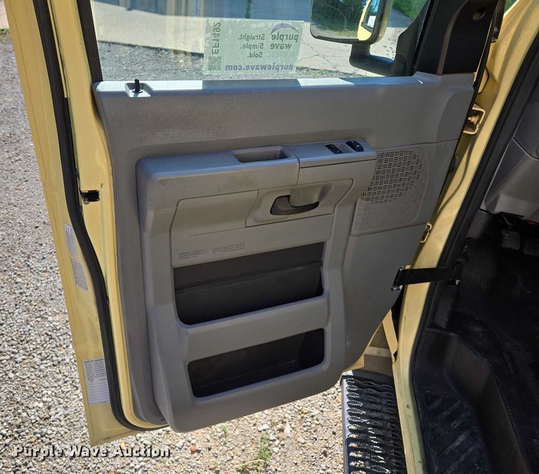 image for item EF1492 2019 Ford E450 Super Duty refrigerated delivery truck