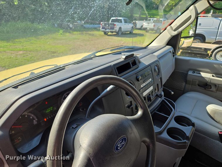 image for item EF1492 2019 Ford E450 Super Duty refrigerated delivery truck