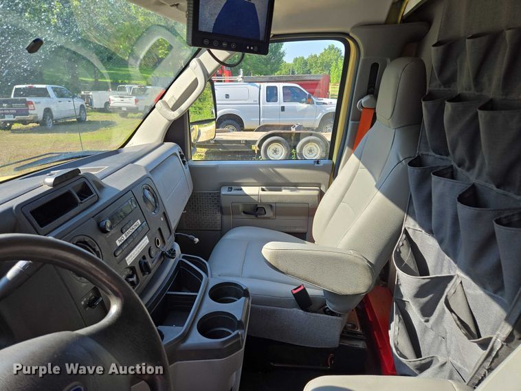 image for item EF1492 2019 Ford E450 Super Duty refrigerated delivery truck