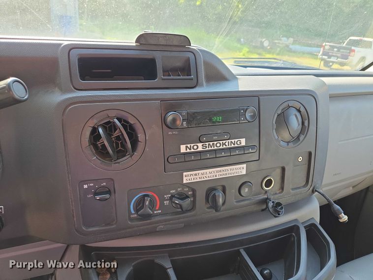 image for item EF1492 2019 Ford E450 Super Duty refrigerated delivery truck