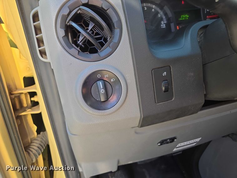 image for item EF1492 2019 Ford E450 Super Duty refrigerated delivery truck