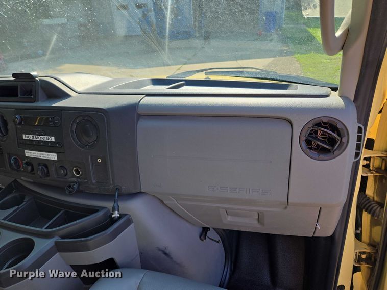 image for item EF1492 2019 Ford E450 Super Duty refrigerated delivery truck