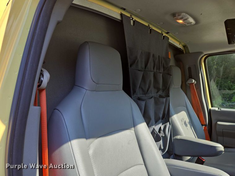 image for item EF1492 2019 Ford E450 Super Duty refrigerated delivery truck