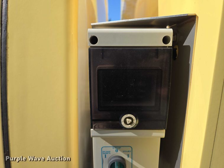 image for item EF1492 2019 Ford E450 Super Duty refrigerated delivery truck